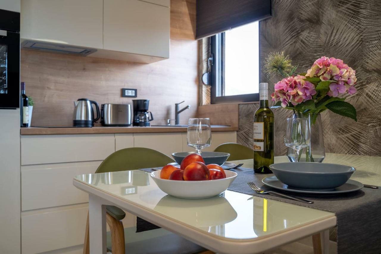 Sealine Apartments A1 Tivat Bagian luar foto