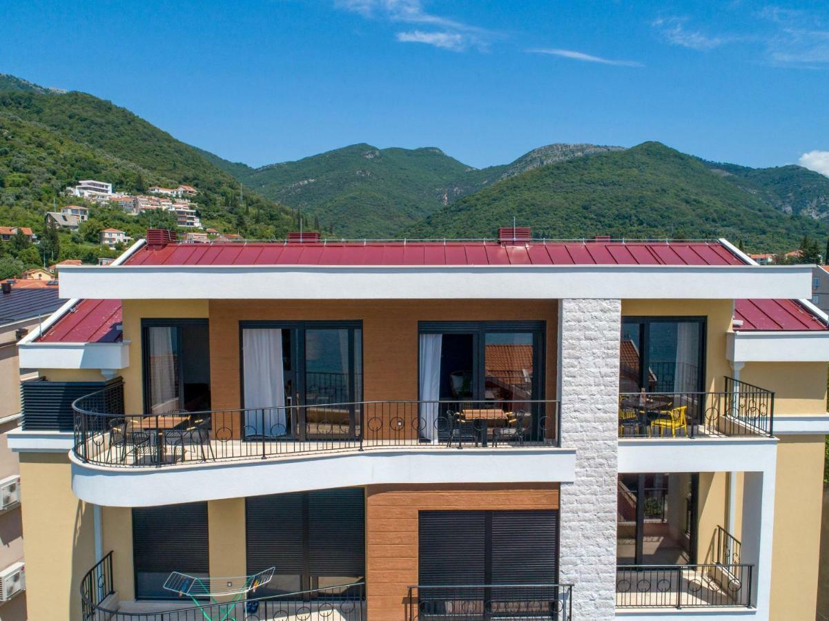 Sealine Apartments A1 Tivat Bagian luar foto