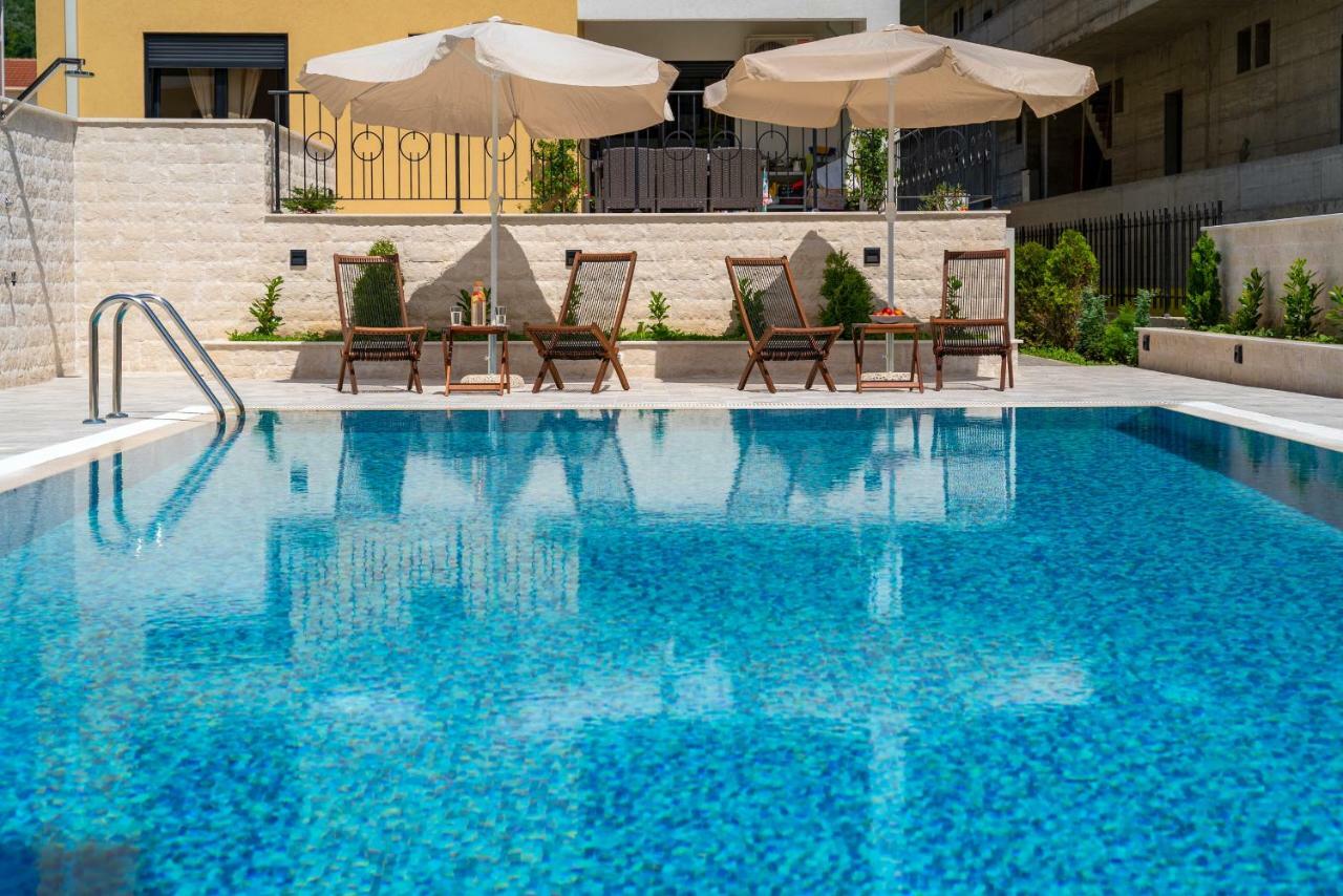 Sealine Apartments A1 Tivat Bagian luar foto